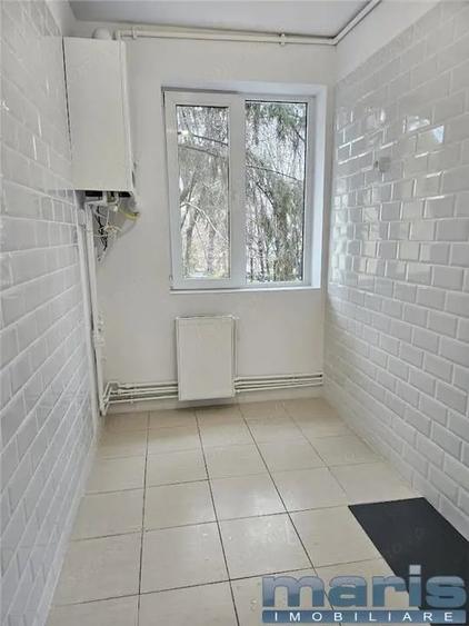 Apartament cu 2 camere semidecomandat, mobilat în 7 Noiembrie