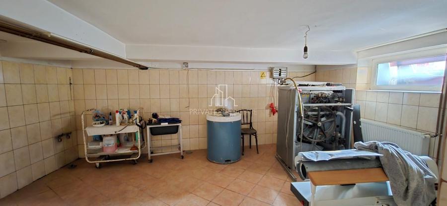 Casă individuală cu 6 camere cu Canalizare în Central