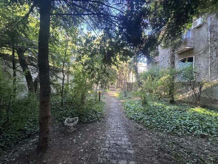 Casă cu Teren 877 Mp în Grădina Icoanei