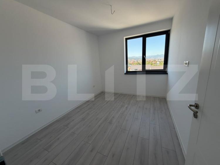 Apartament cu 4 camere semidecomandat în Central