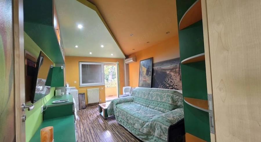 Apartament cu 4 camere decomandat în Complex Studențesc