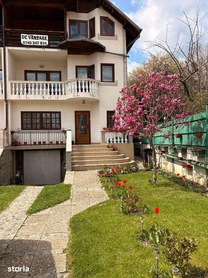 Casă cu 10 camere cu Teren 312 Mp în Central