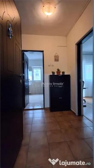Apartament cu 2 camere semidecomandat în Brâncoveanu