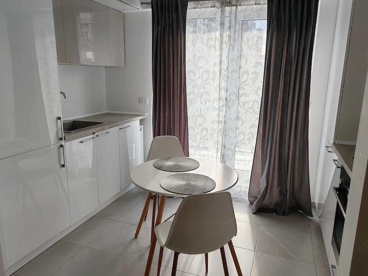 Apartament cu 2 camere decomandat în Titan