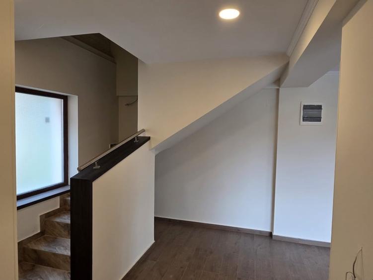 Casă individuală cu 4 camere cu Teren 456 Mp în Păulești