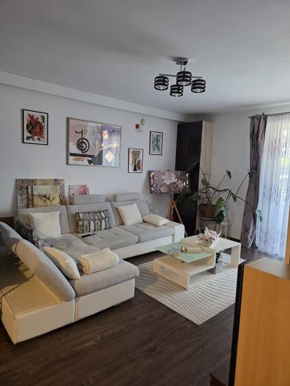 Apartament cu 2 camere semidecomandat în Bună Ziua