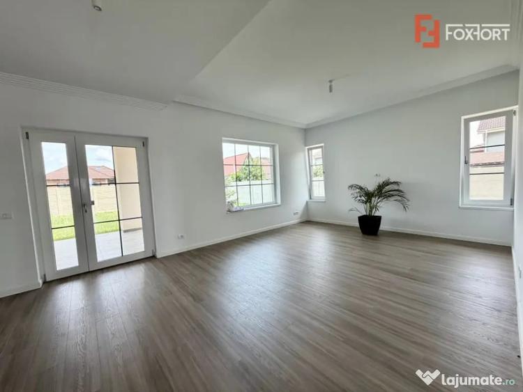 Casă cu 4 camere cu Teren 688 Mp în Sânandrei