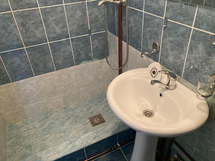 garsonieră decomandata, situata la etajul 1 in cartierul Cedonia - 7