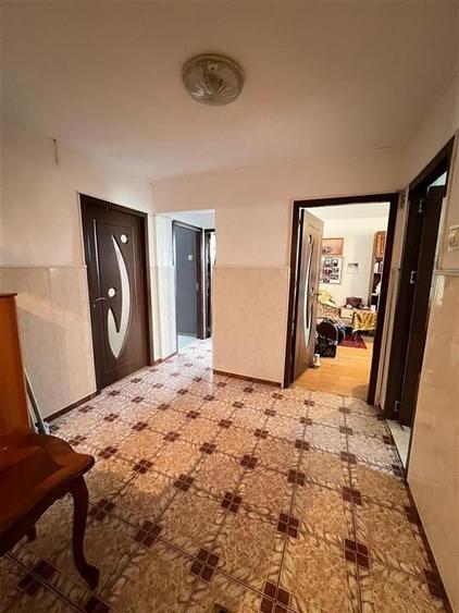 Apartament 3 Camere Decomandat - Gradinari - 3