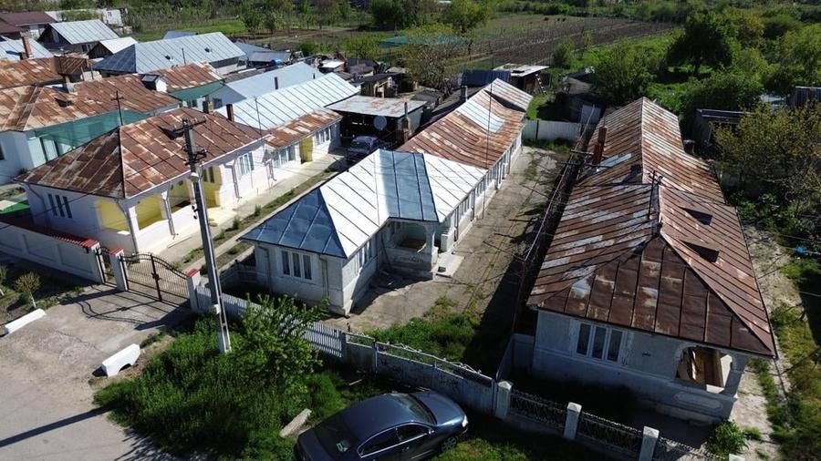 Casa batraneasca + teren 1881 mp de vanzare in Sat Milcovul - 2