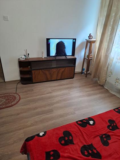 Inchiriez apartament , etaj 1 Bulevardul Roman Musat - 2