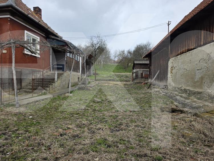 Casa + anexe gospodaresti pe teren generos in Rediu, com. Aiton, jud. Cluj - 2