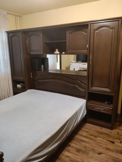 Apartament cu 3 camere semidecomandat în Brazda lui Novac
