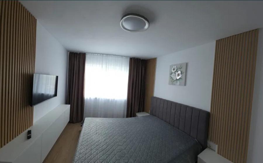 Apartament 2 camere, decomandat - zona Sanpetru - 8