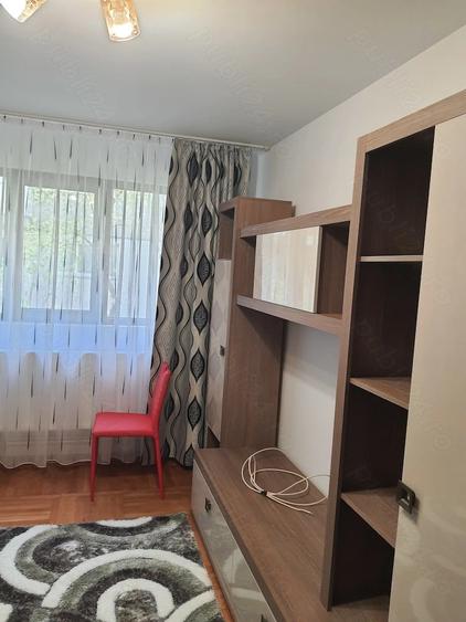 Inchiriez apartament in Campina central 2 camere ,parter,renovat si utilat complet. - 1