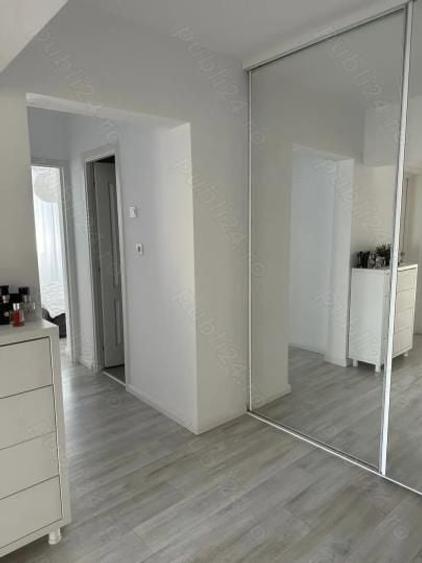 Apartament cu 3 camere decomandat, mobilat în Tomis III