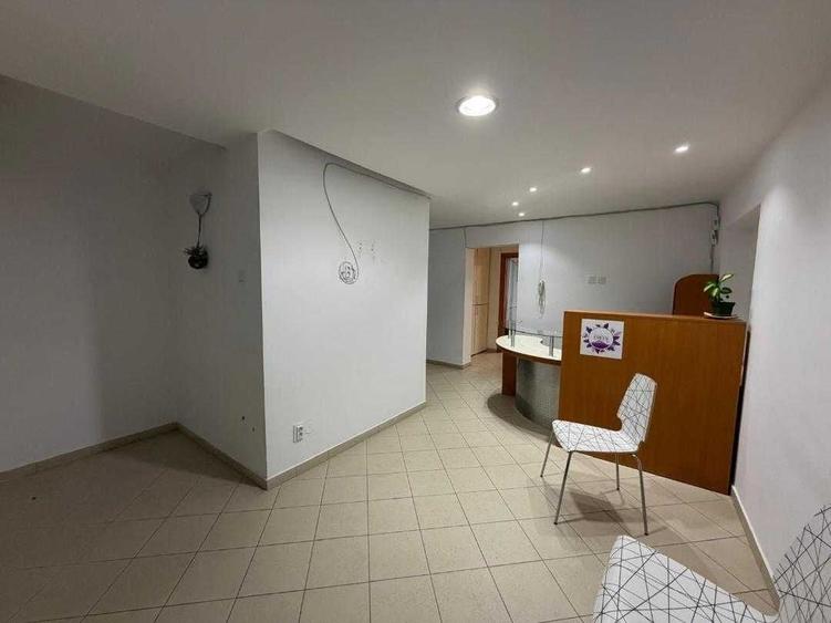 Apartament cu 3 camere în Calea Călărașilor