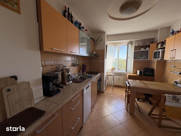 Apartament cu 4 camere în Ultracentral