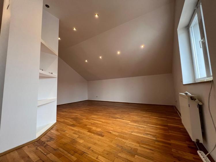 Casa de inchiriat cu sauna si piscina in complexul  Gradinile Soarelui - 11