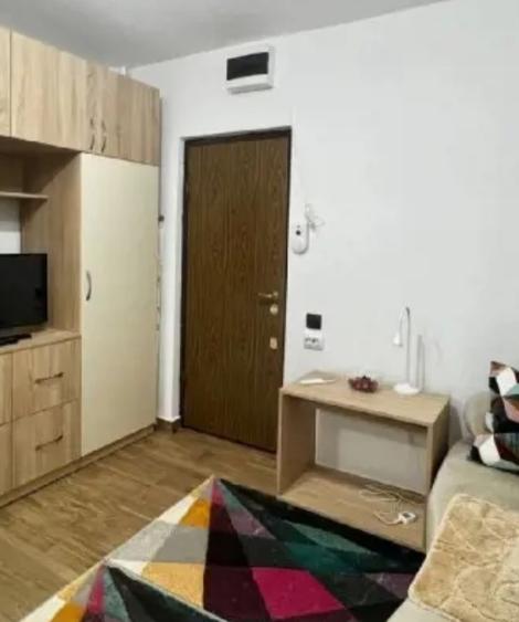 Metrou 1 Decembrie - 3