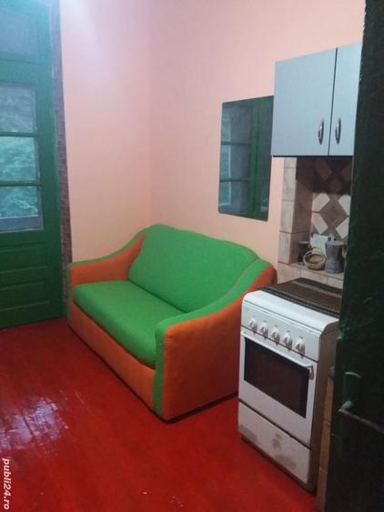 Vand 2 camere in Sinaia, zona garii - 1