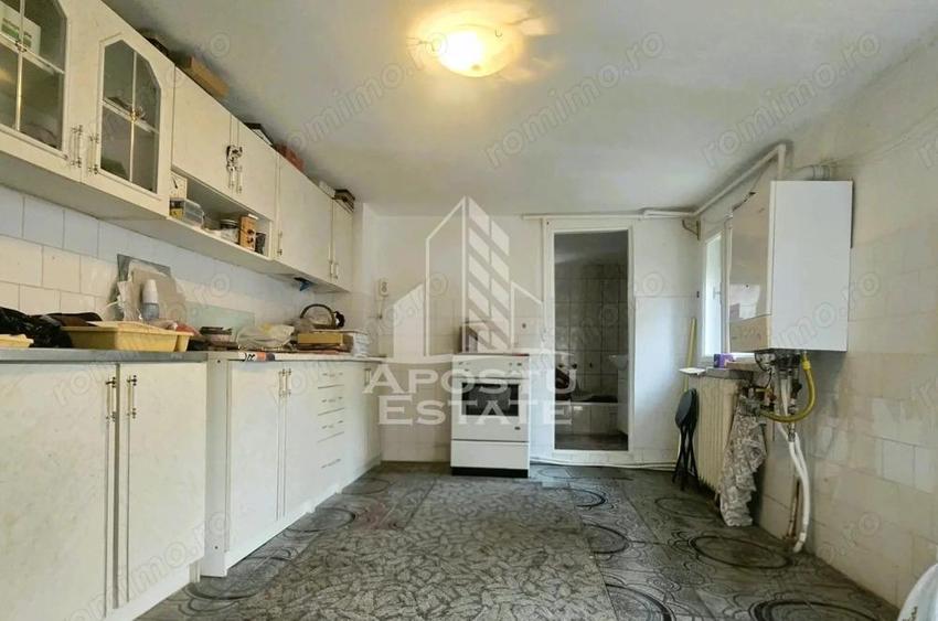 Casa 4 camere doua corpuri in Micalaca - 12