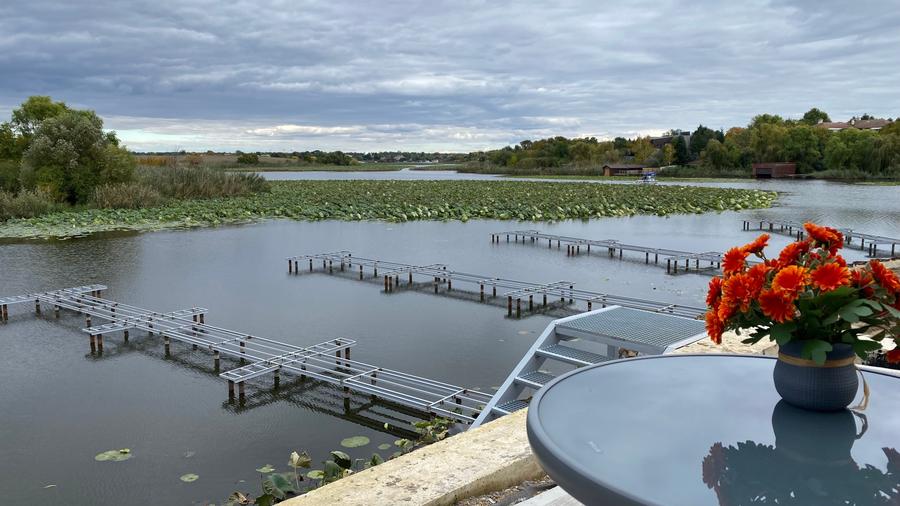 CASA PE MALUL LAUCLUI SNAGOV CU PONTON PRIVAT - 2