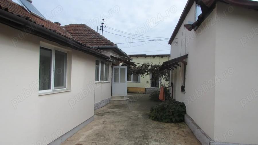 Casă cu 6 camere cu Teren 850 Mp în Ultracentral