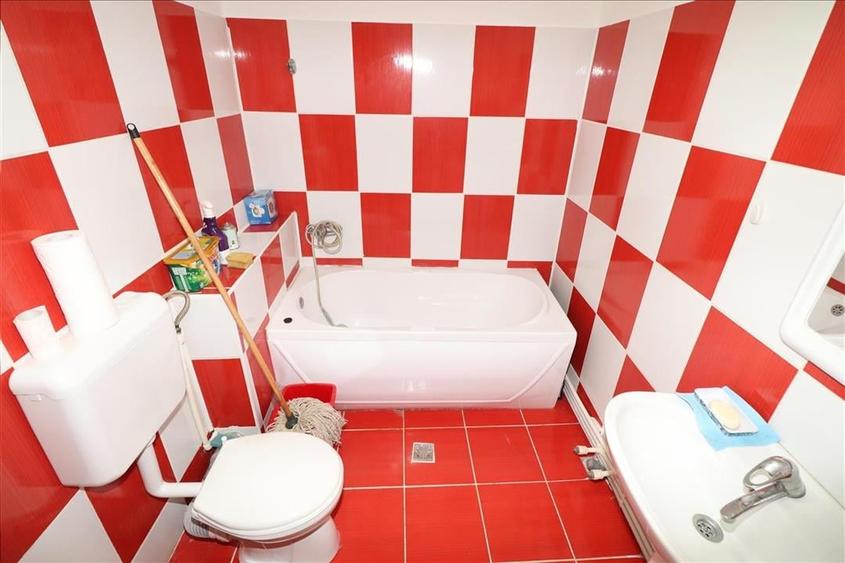 Garsoniera de vanzare in zona Penny Obor , etaj 3 (mansarda) - 10