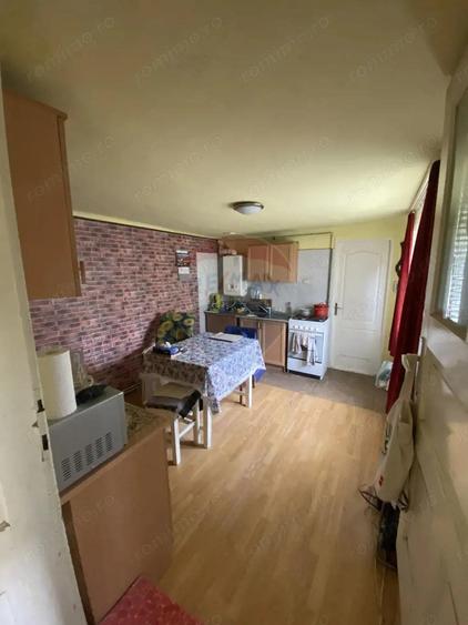 Casa cu poten?ial, situata pe strada Gheorghe Lazar - 4