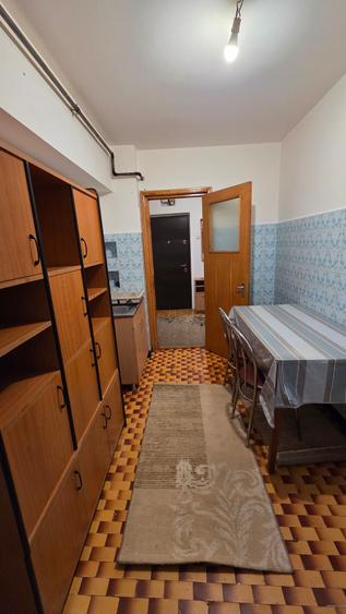 Dacia, ap. 2 camere, decomandat, etaj 2/4 - 13