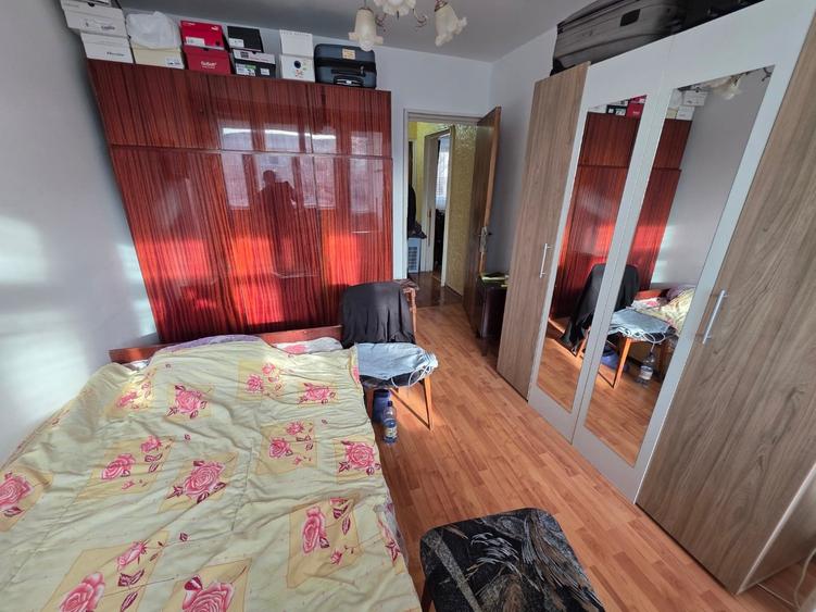 Liviu Rebreanu intersectie 1 Decembrie 1918, langa Auchan Titan, Poarta 4 - 7