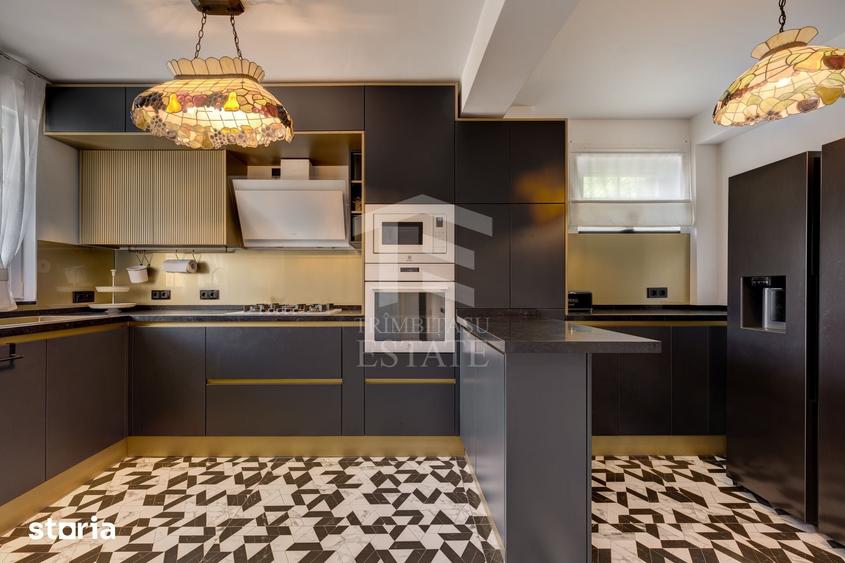 Casă cu 5 camere cu Teren 250 Mp în Central