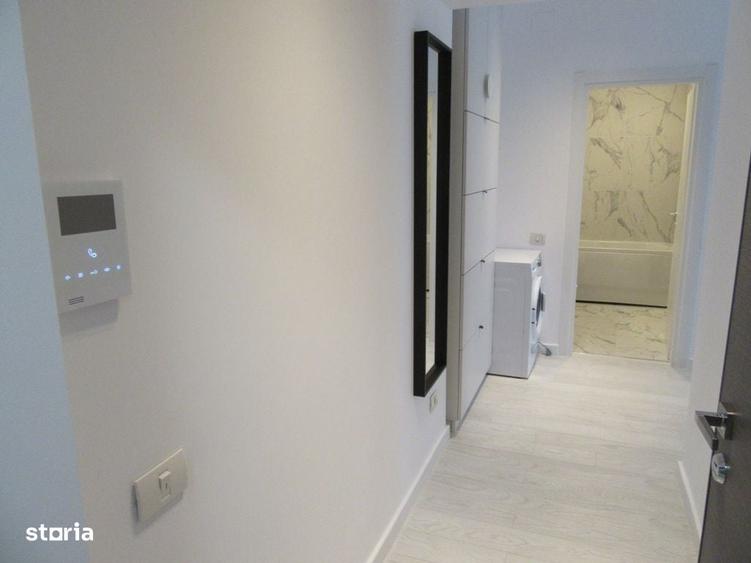 Apartament cu 3 camere semidecomandat, mobilat în Fundeni