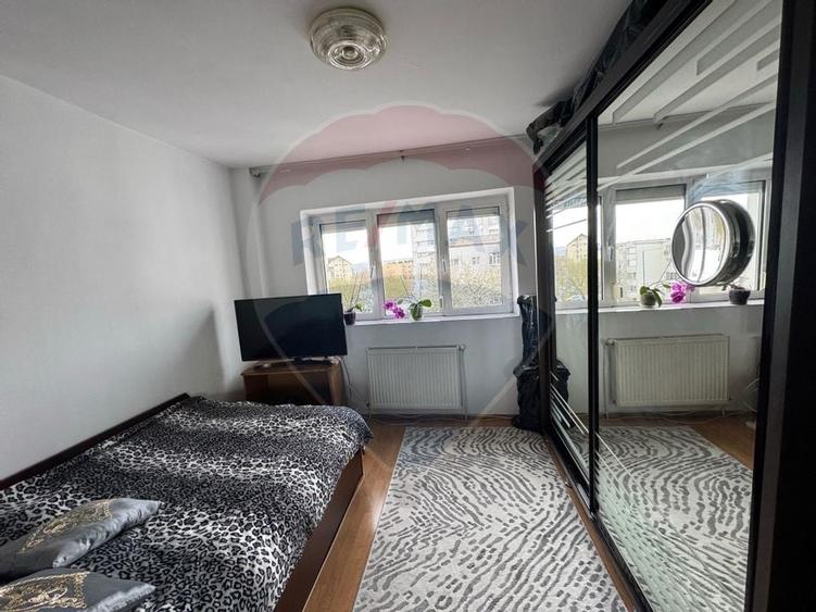 Apartament de vanzare - 4 camere- decomandat-Bistrita Lac - 4