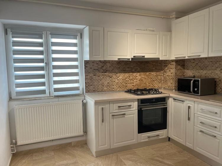 B dul Unirii - zona Zepter - pozitie excelenta - apartament 3 camere decomandat - 1