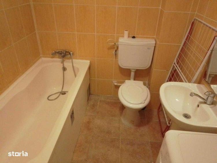 Inchiriez apartament 3 camere - 4