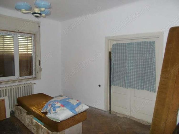 Casa, Timisoara, zona Aleea Ghirodei, de la Aleea Ghirodei inspre Canalul Bega 4 camere, 500mp teren - 15