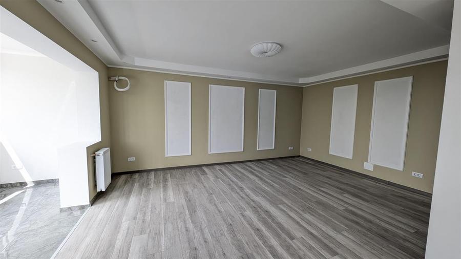 Casă cu 5 camere cu Teren 600 Mp în Bucium