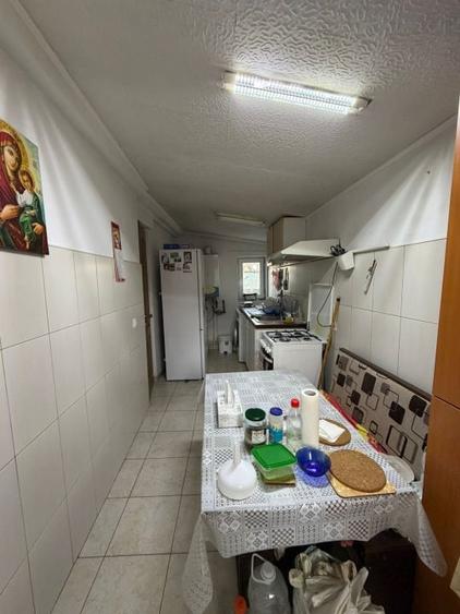 Casa si Teren/ Curte/ Metrou Republica 12' - 8