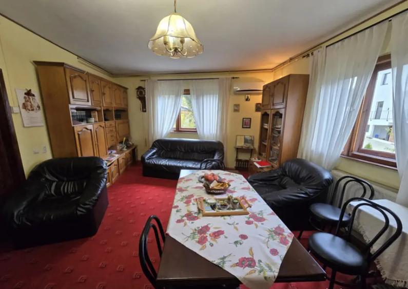 Casa spa?ioasa cu livada ?i vedere spre padure Fil - 11