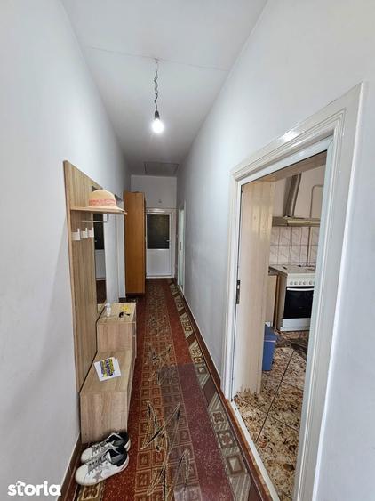 De inchiriat casa din caramida in Roman, 500 mp teren, 3 camere - 9