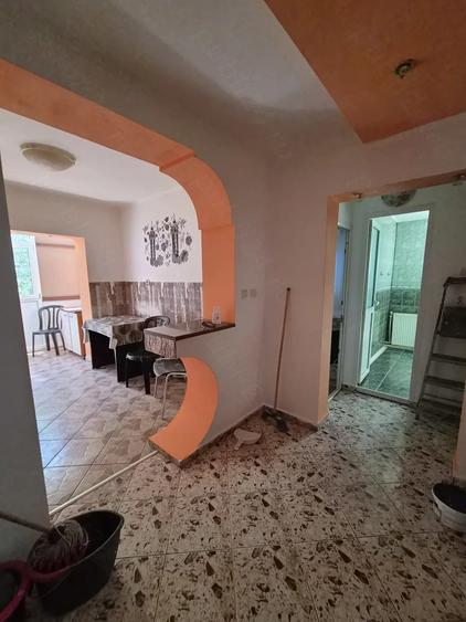 Apartament cu 2 camere decomandat în Găești
