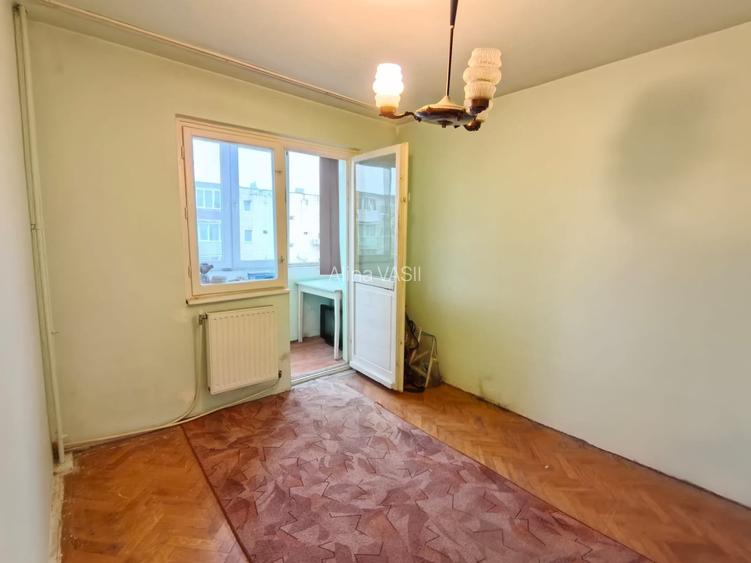 Apartament cu 3 camere - etaj 3-intermediar-Piata Doina-Sagului