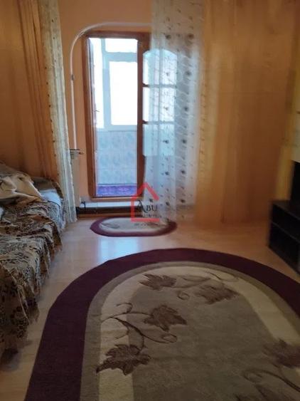 De vanzare  Apartament cu 3 camere - 1