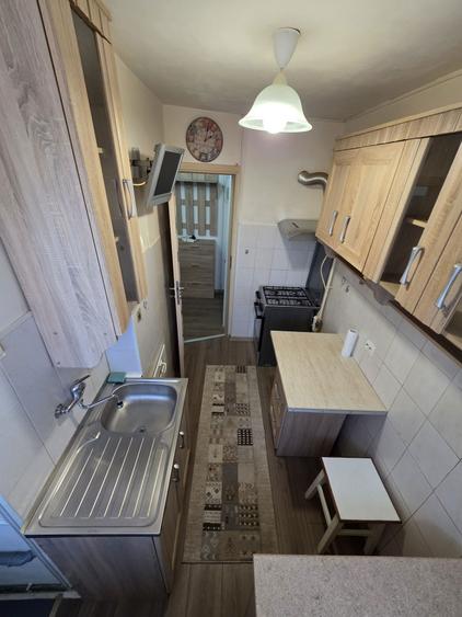 Vand garsoniera decomandata langa piata astra - 4