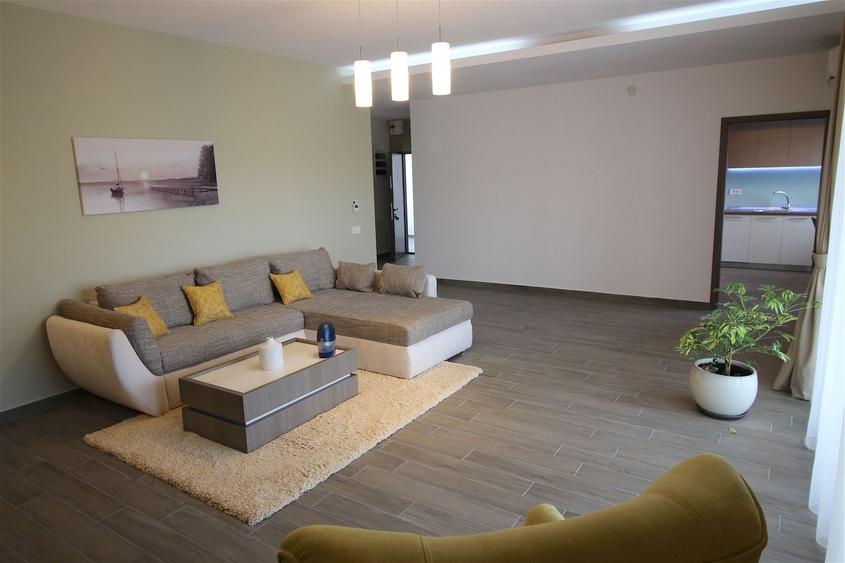 Apartament cu 3 camere decomandat, mobilat în Nord
