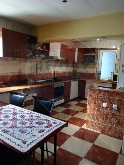 Casă spațioasă cu garaj - Mogoșoaia, foarte aproape de Podul Mogoșoaia - 10