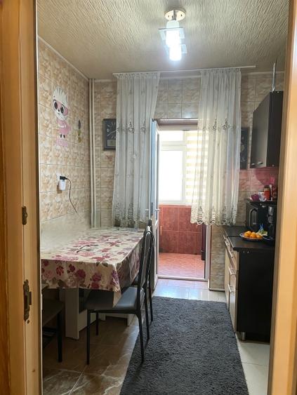 Apartament decomandat , mobilat și utilat .  - 9