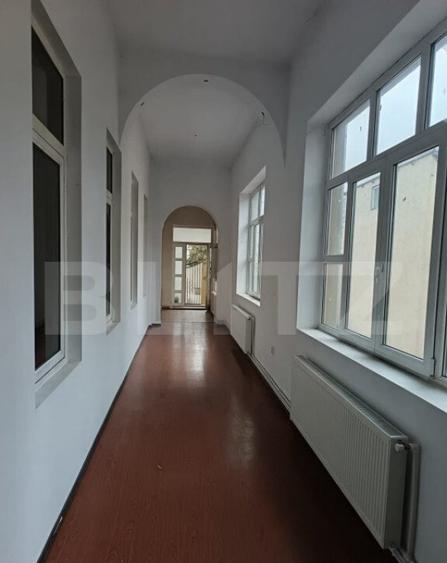 Casa cu 4 camere, 191 mp, zona Centrala, 0% Comision - 2